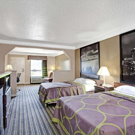 Super 8 By Wyndham Knoxville East Exterior photo